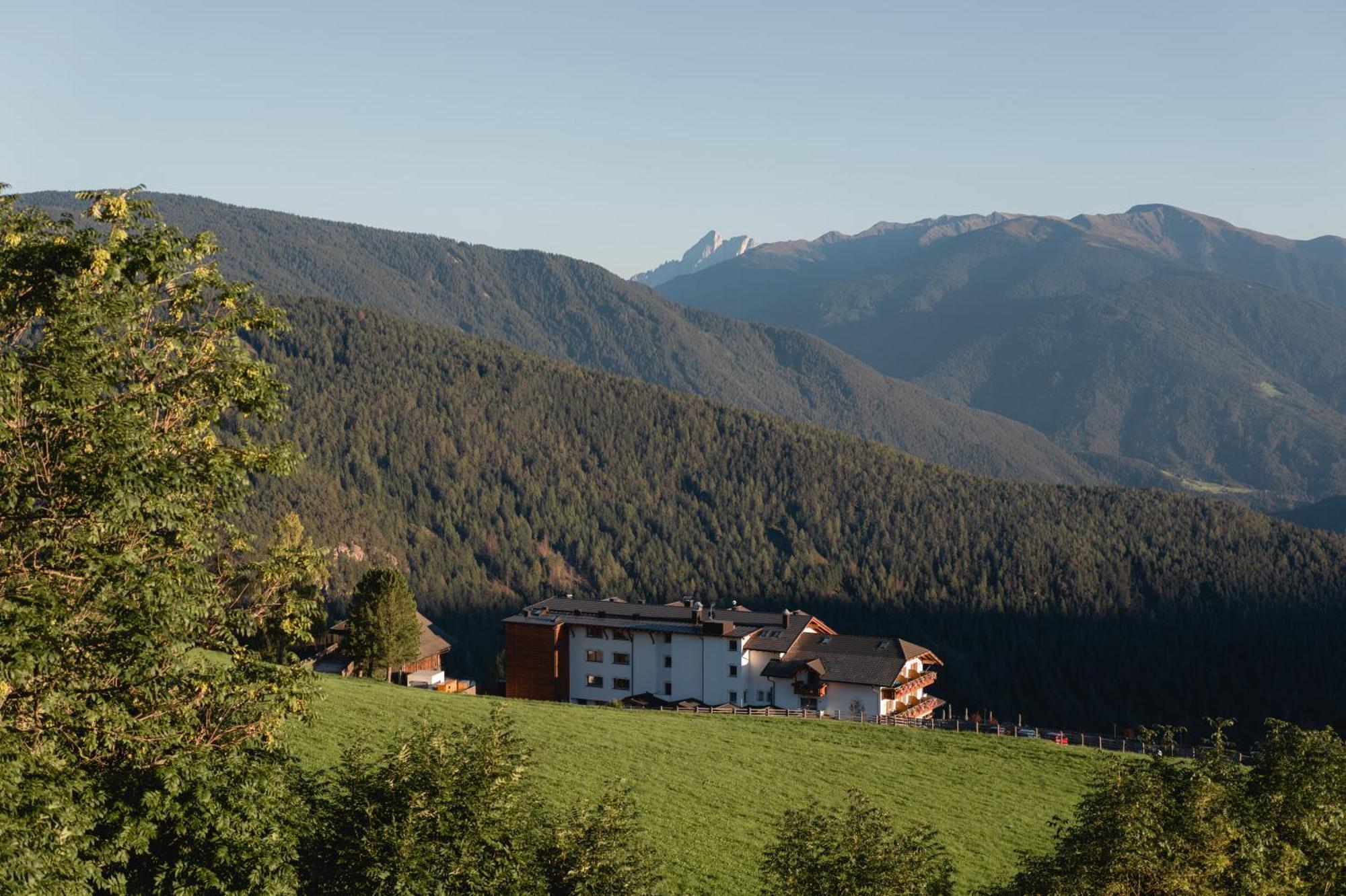 Panoramahotel Huberhof Maranza Exterior foto